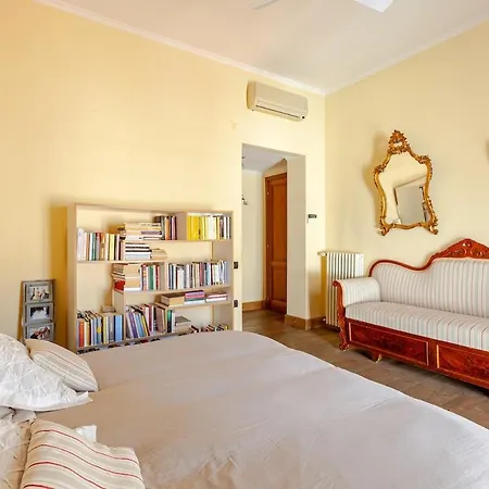 Villa Luxury With Swimming Pool In *