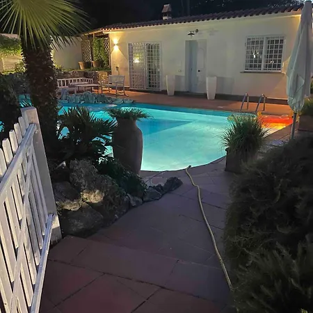 Luxury With Swimming Pool In Rome