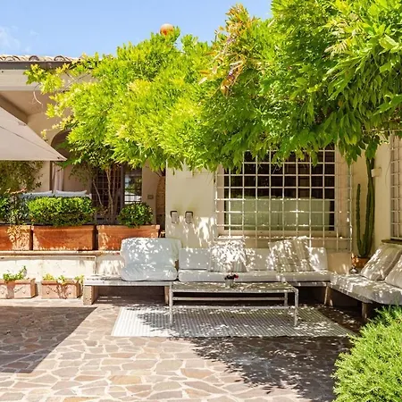 Luxury With Swimming Pool In Villa Roma