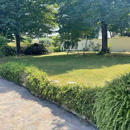 Luxury With Swimming Pool In *