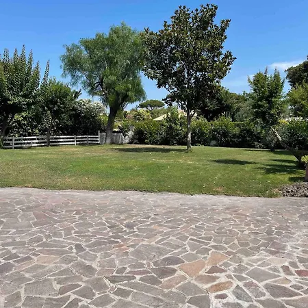 Luxury With Swimming Pool In Villa Roma